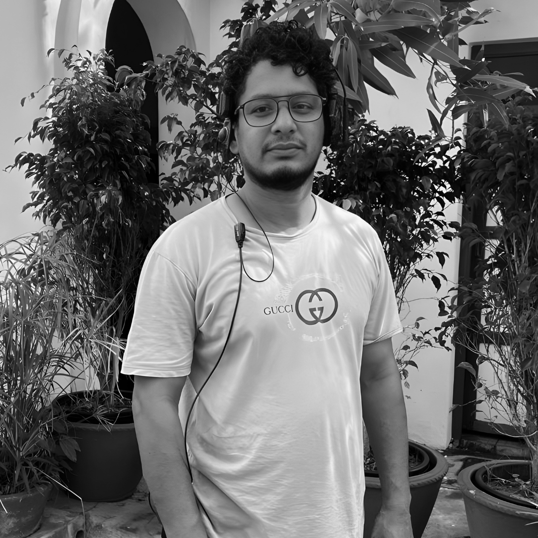 https://cdn.lightcrafts.in/img/team/imranhusay.png